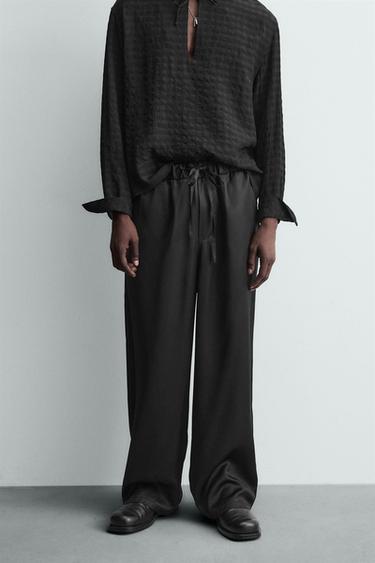 СТРУЯЩИЕСЯ БРЮКИ-ДЖОГГЕРЫ — ЧЕРНЫЙ от Zara