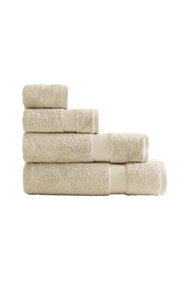 منشفة حمام قطن فاخر (600 غxم²) - عاج الخاص بـ Zara
