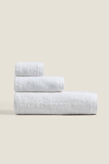 PLAIN COTTON TERRY BATH TOWEL (500 GXM²) - White by Zara