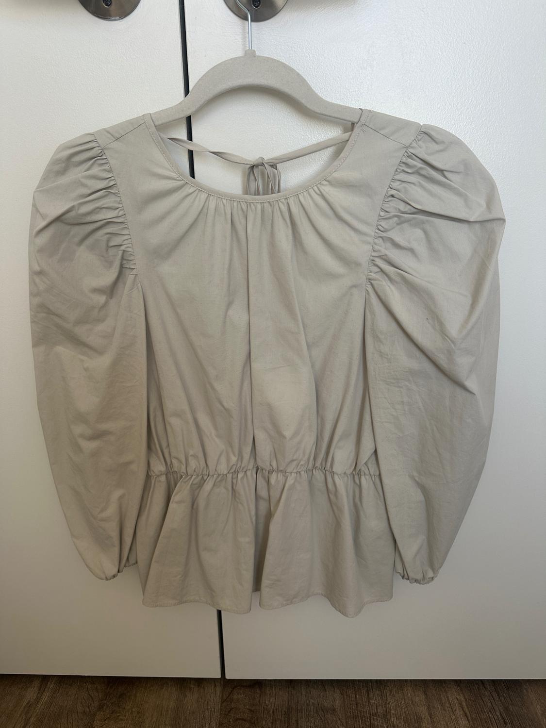 BALLOON SLEEVE TOP