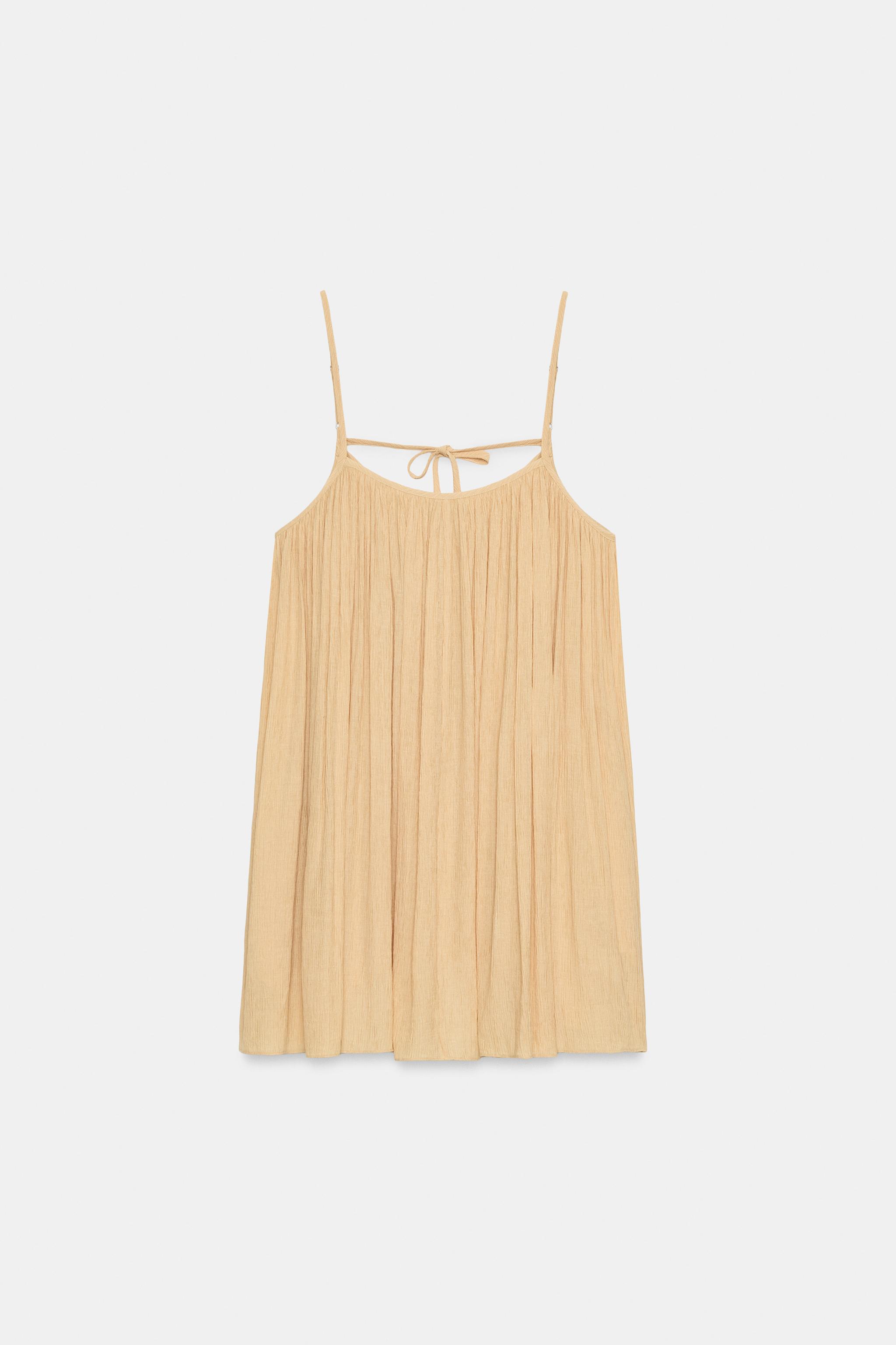 ROBE COURTE TEXTURÉE À VOLUME