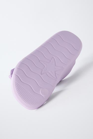 SANDALES EN CAOUTCHOUC À BOUCLES - Violet mauve de Zara - Image 6