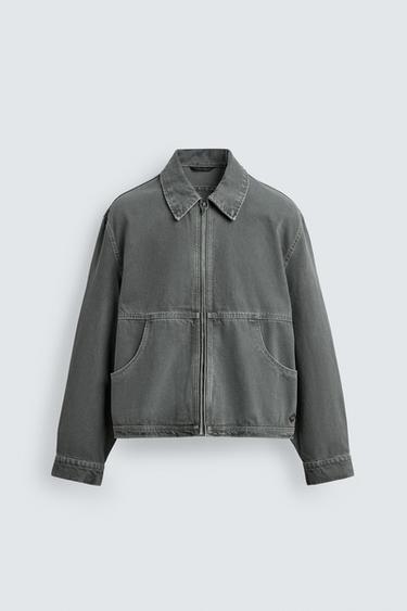 CAZADORA BOXY FIT PESPUNTES CONTRASTE - Verde gris de Zara