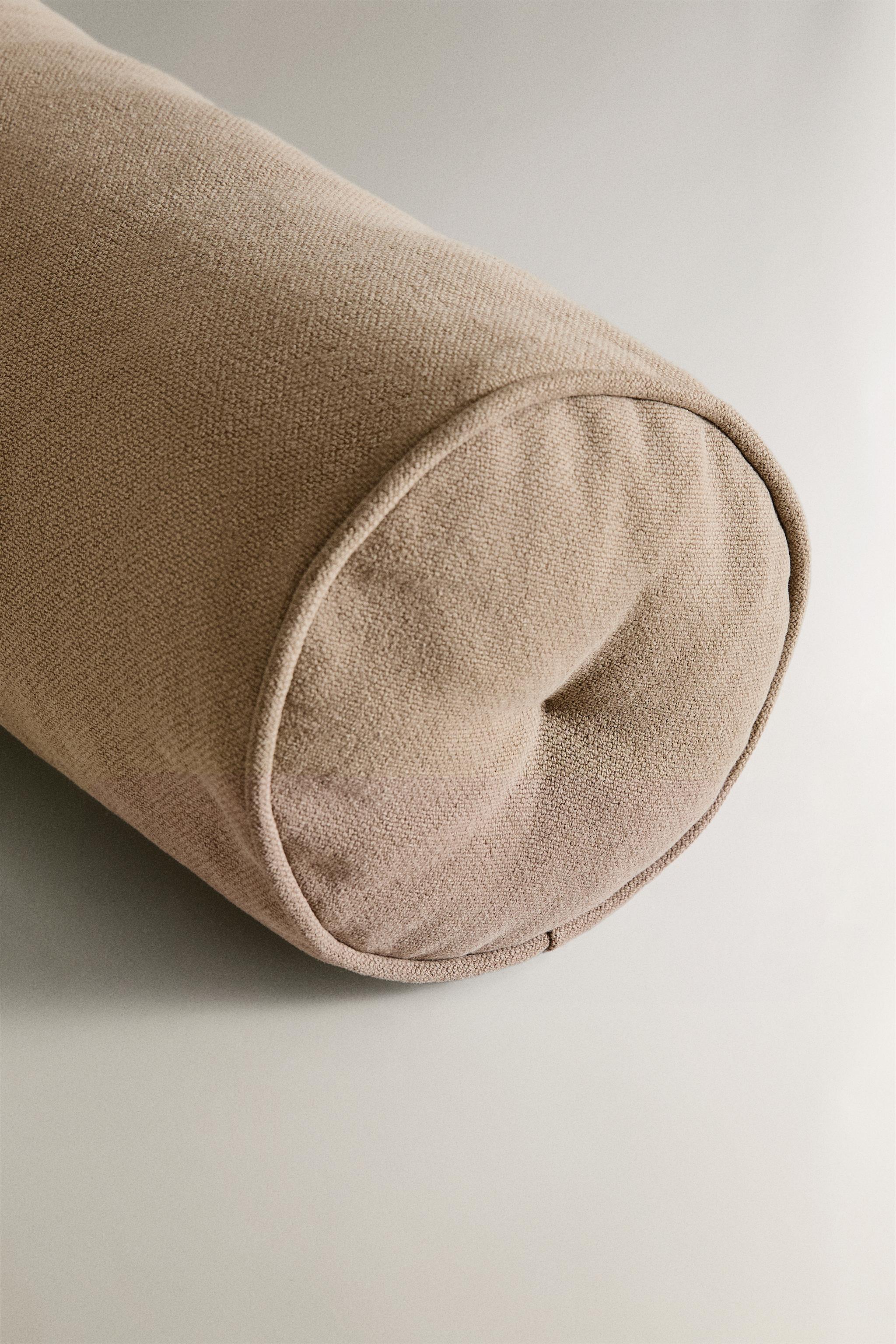 TOPSTITCHED BOLSTER PILLOW