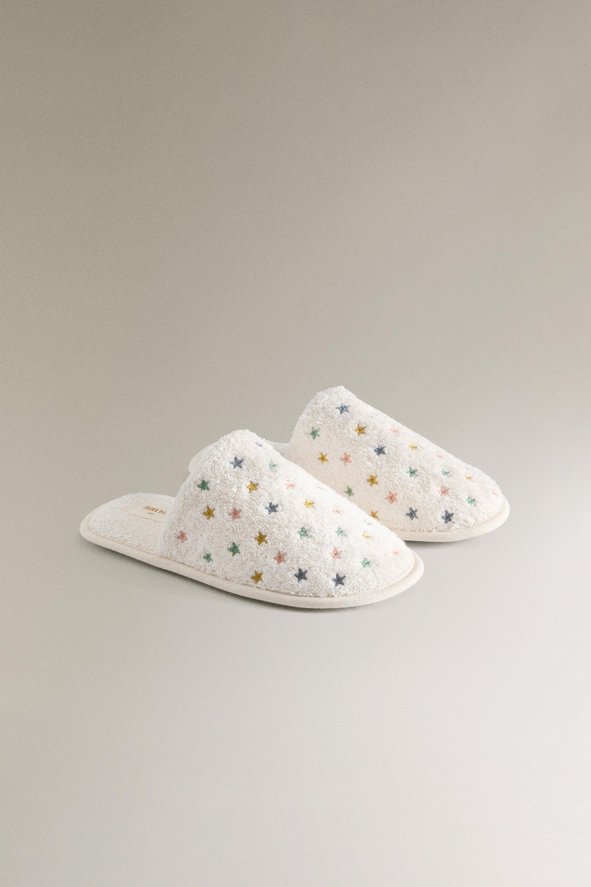 STAR PRINT MULE BATHROOM TOWEL SLIPPERS — White