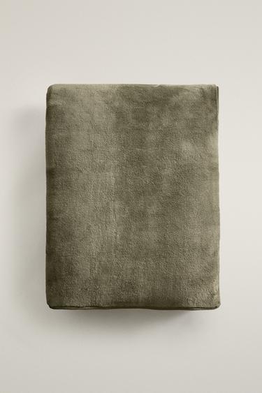 SOLID FUR BLANKET - Green by Zara