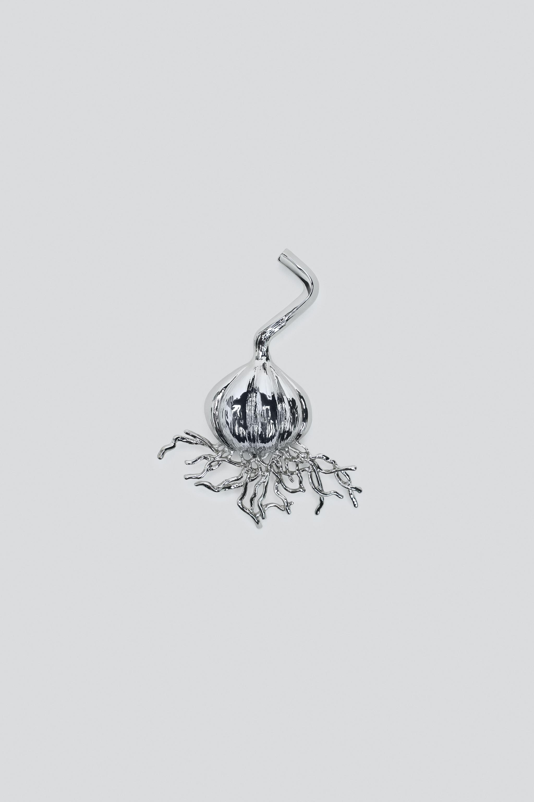 METALLIC VEGETABLE BROOCH