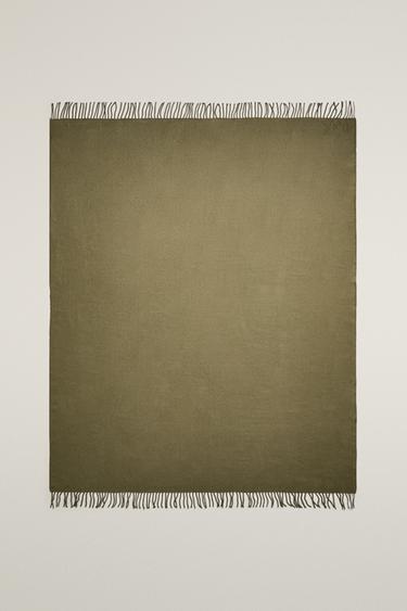MANTA DECORATIVA FLECOS - Verde de Zara - Imagen 0