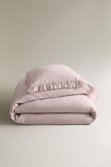 JACQUARD BEDSPREAD WITH RUFFLE TRIM - Pale pink by Zara