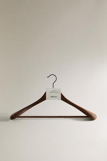 WOODEN FINISH COAT HANGER - Dark brown by Zara - Image 3
