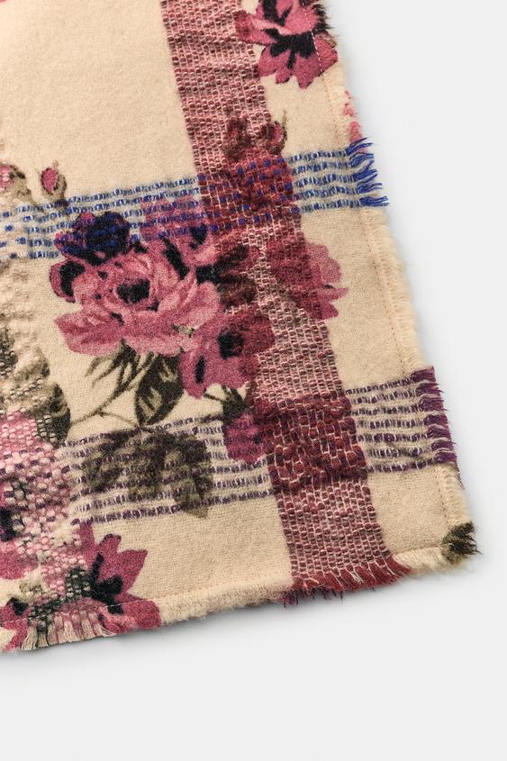 FOULARD TRIANGULAIRE DOUBLE AVEC LAINE À IMPRIMÉ FLEURS - Écru de Zara - Image 2