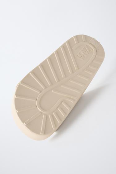 SANDALES EN CAOUTCHOUC À BOUCLES - Blanc écru de Zara - Image 6