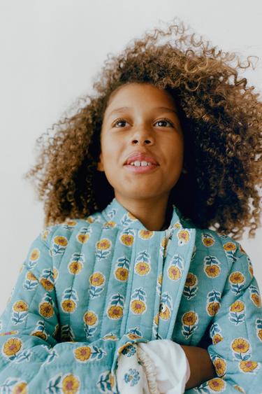 CAZADORA ACOLCHADA ESTAMPADA - Azul claro de Zara