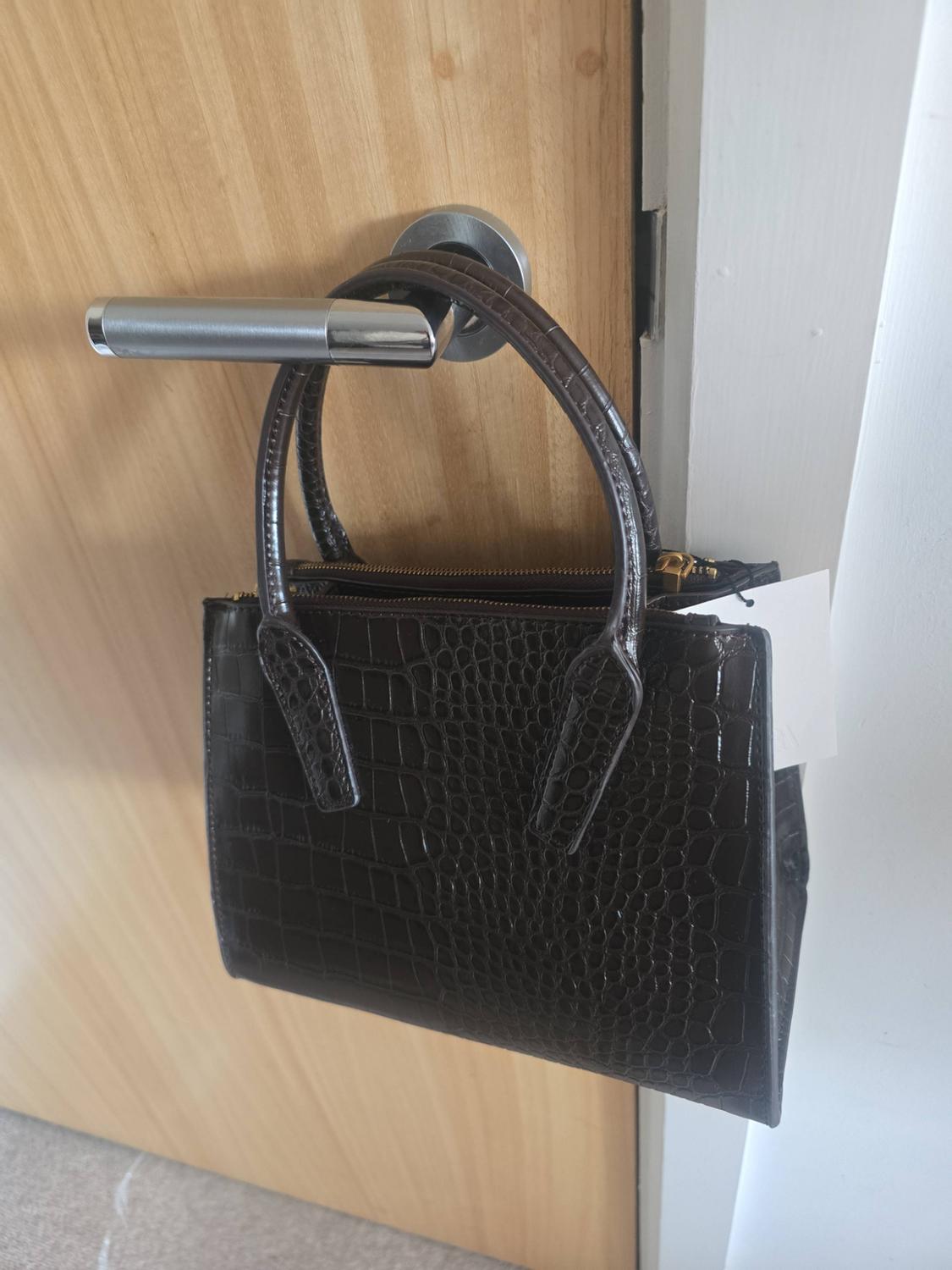 EMBOSSED MINI CITY BAG - Image 3