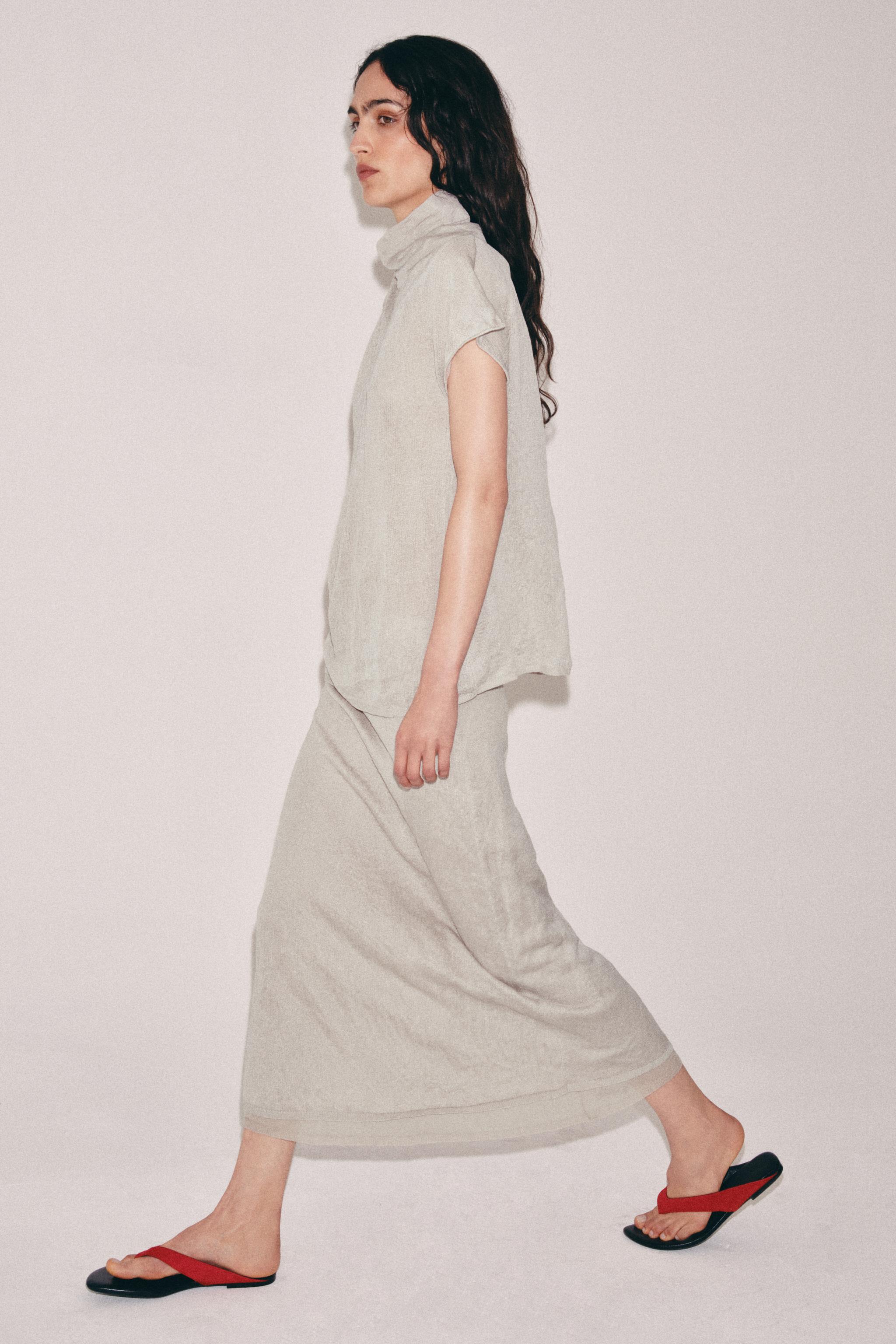 WRINKLED EFFECT KNIT MIDI SKIRT