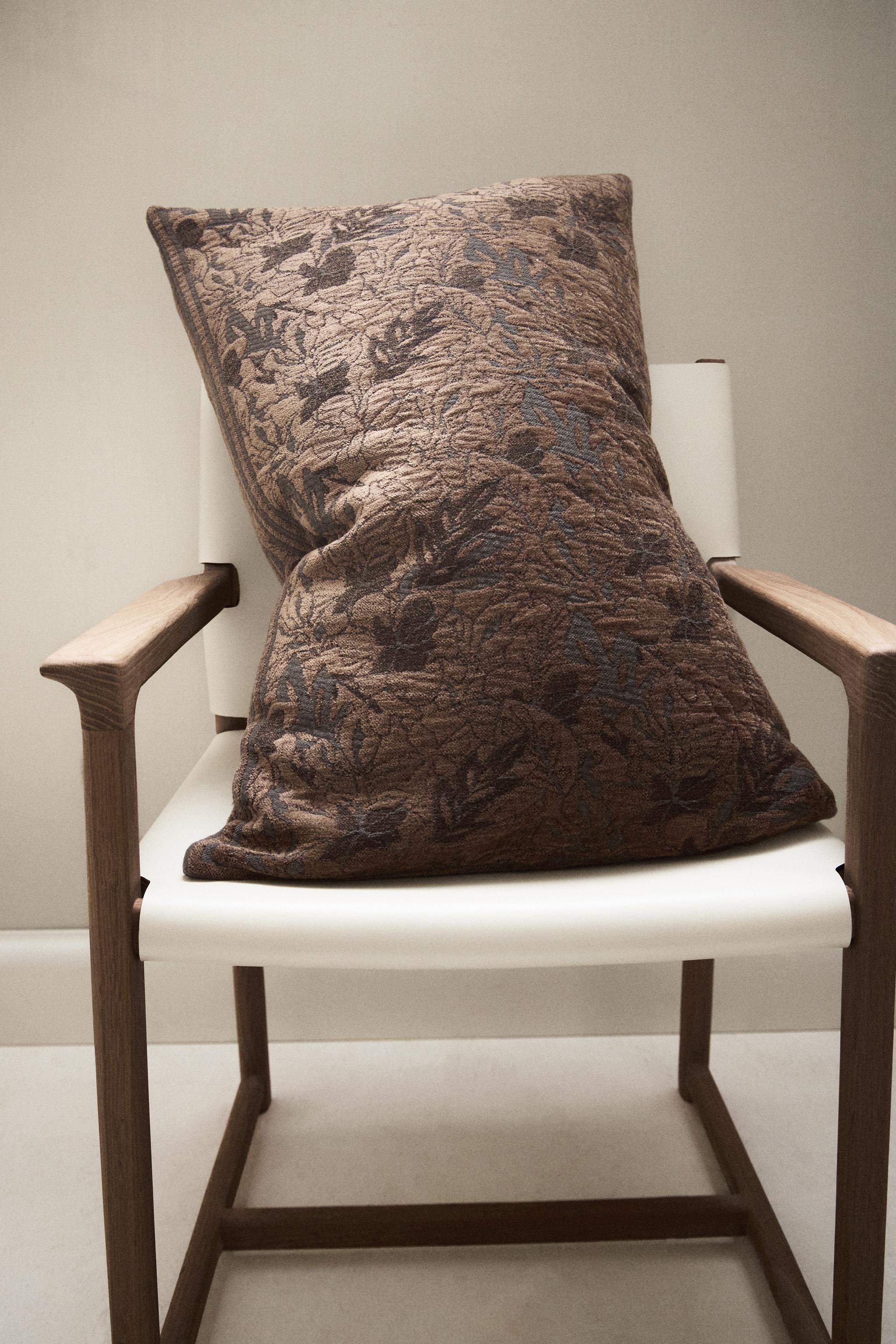 JACQUARD CHENILLE CUSHION COVER