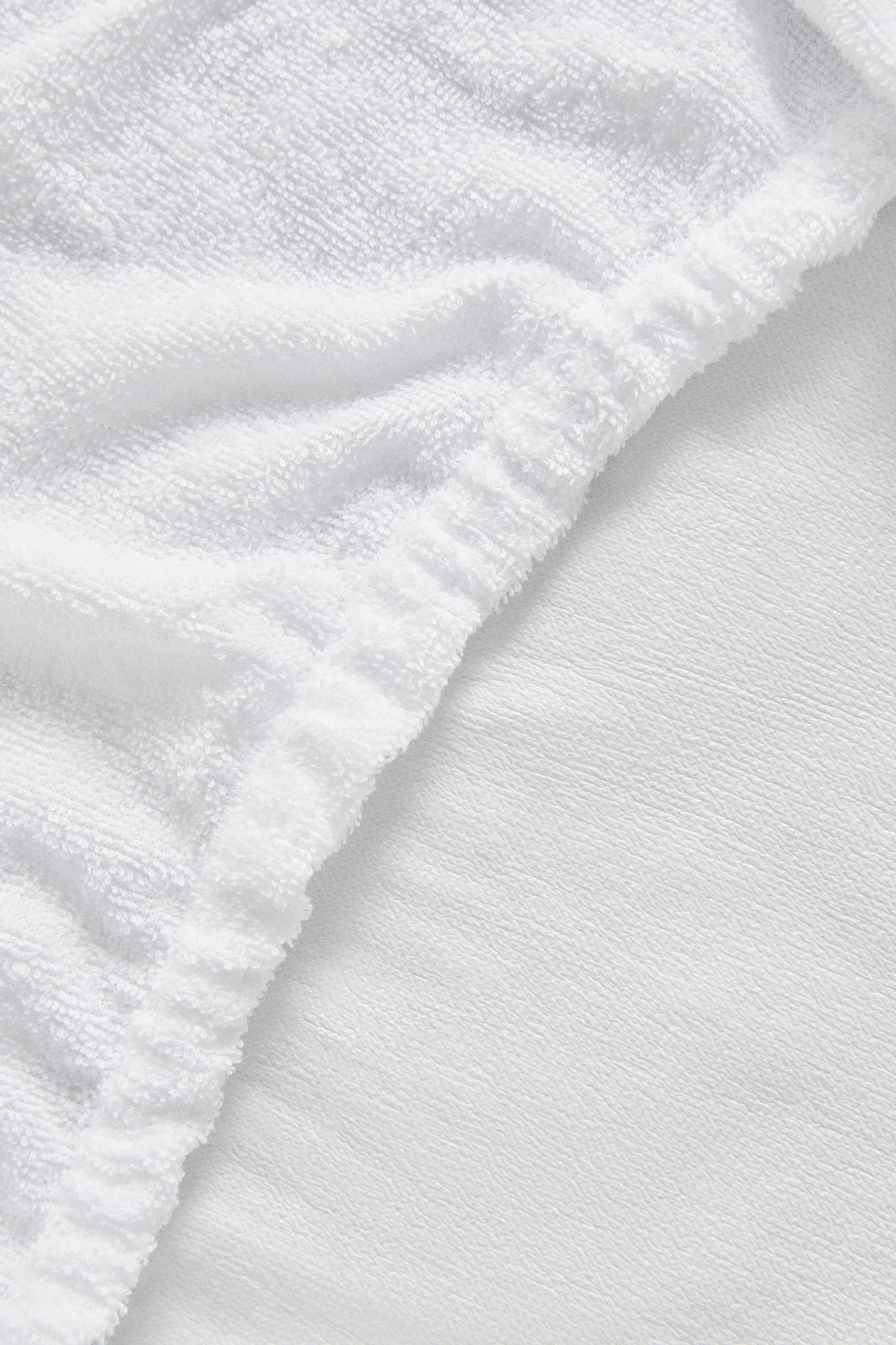 WATERPROOF COTTON TERRYCLOTH MATTRESS PROTECTOR — White