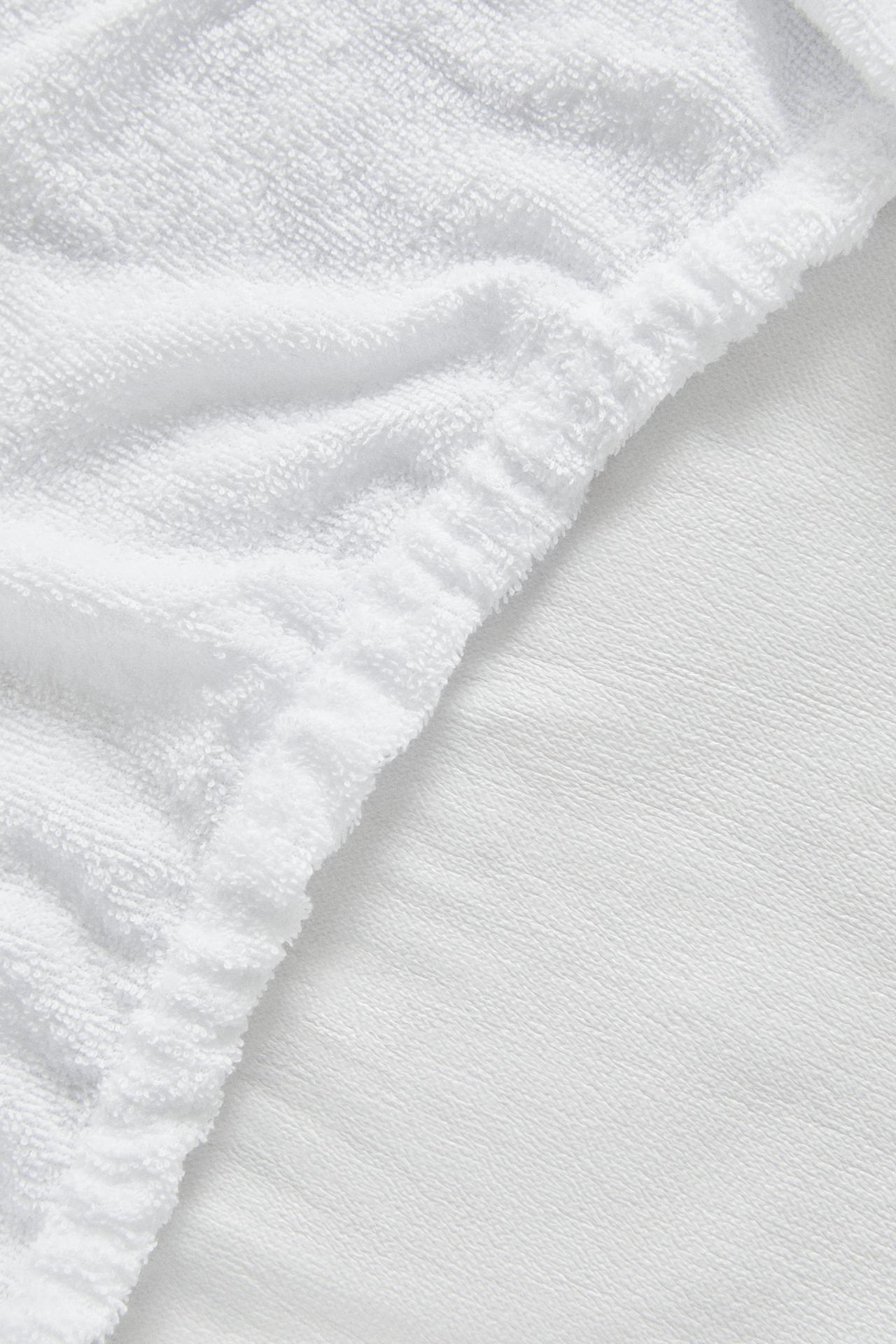 WATERPROOF COTTON TERRYCLOTH MATTRESS PROTECTOR — White