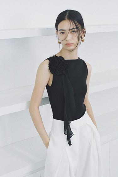 SLEEVELESS FLORAL TOP - Black by Zara