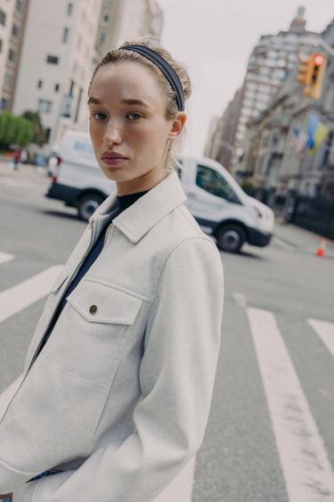 جاكيت SOFT بسحاب - خَام الخاص بـ Zara