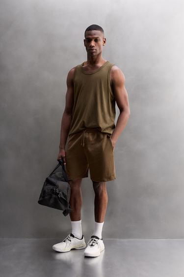 T-SHIRT TANK DE TREINO - Verde-azeitona da Zara