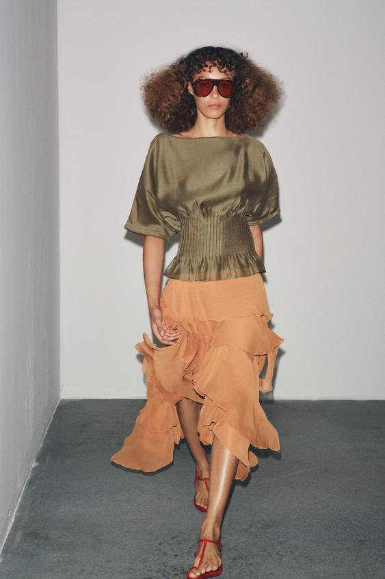 PLEATED WAIST MIXED KNIT BLOUSE