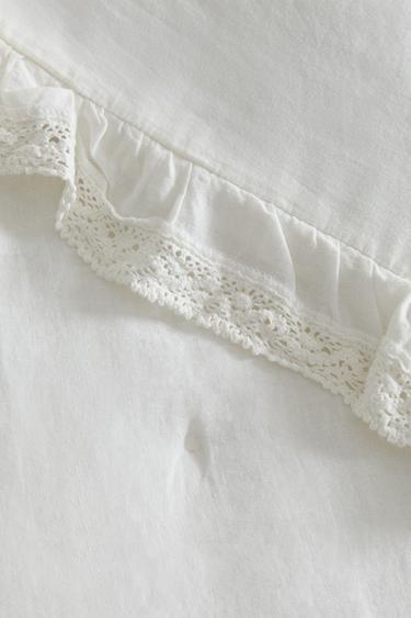 LINEN QUILT WITH LACE TRIM - Oyster-white by Zara
