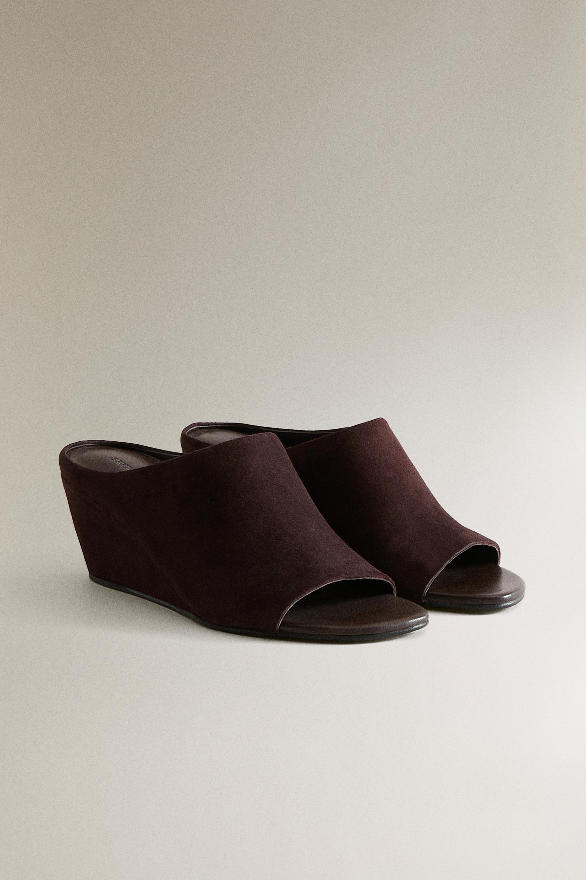 LEATHER WEDGE SANDALS — Brown