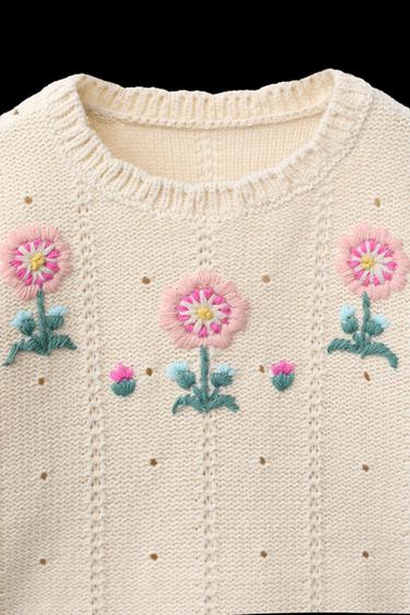 Zara FLORAL EMBROIDERED KNIT SWEATER - Ecru