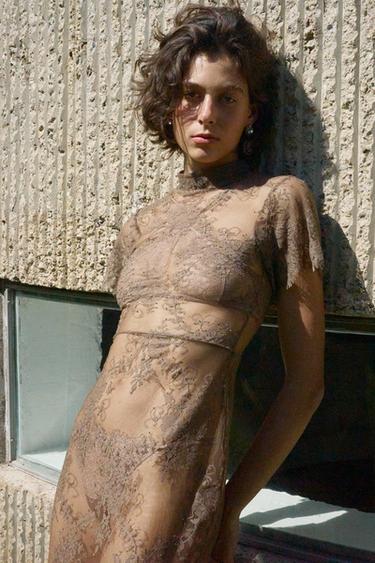 ROBE MI-LONGUE EN DENTELLE - Marron de Zara