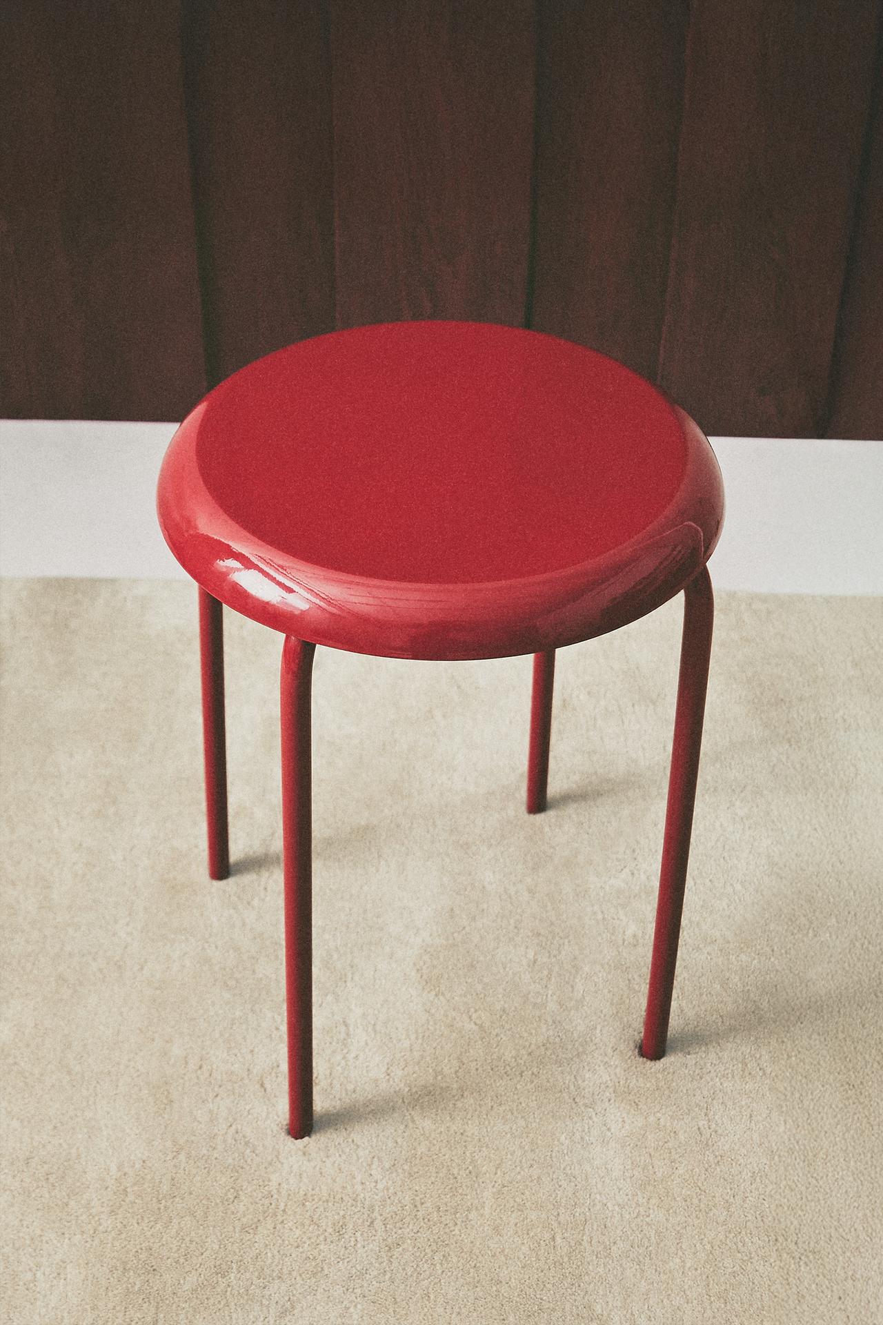LACQUERED METAL STOOL — Red