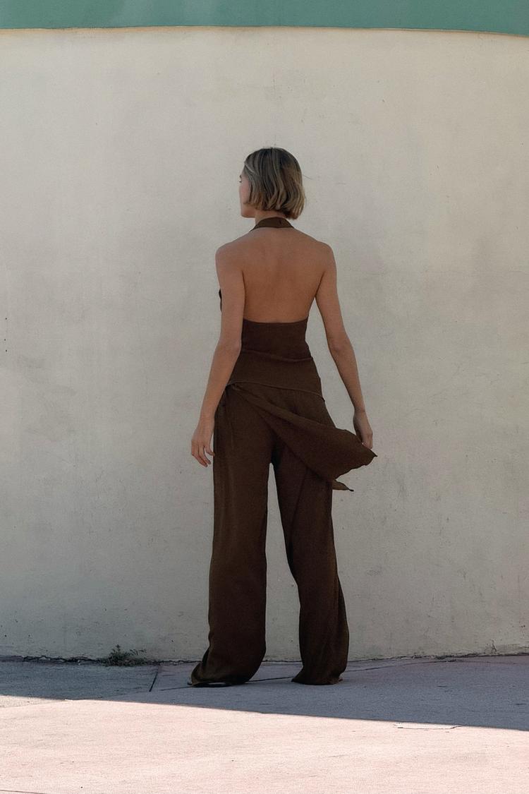 TEXTURED DRAPED HALTER TOP