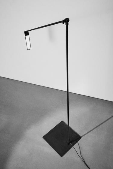 Zara LED METAL STEM DESK LAMP - Faded black