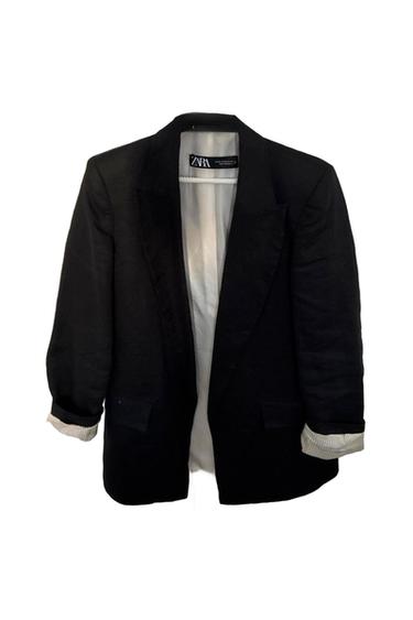 BLAZER NEGRA CON PUÑO ESTAMPADO EN LINO