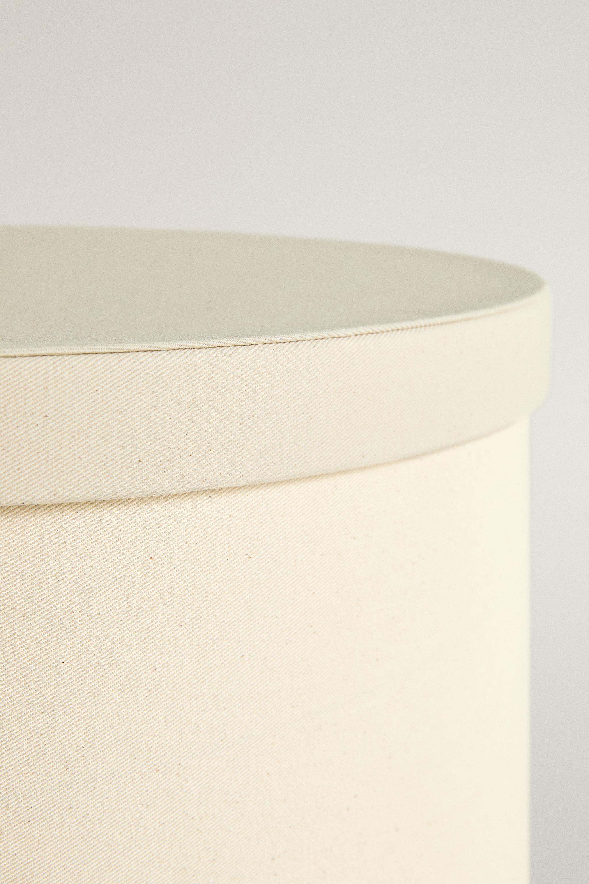 BOÎTE À CHAPEAU EN TISSU