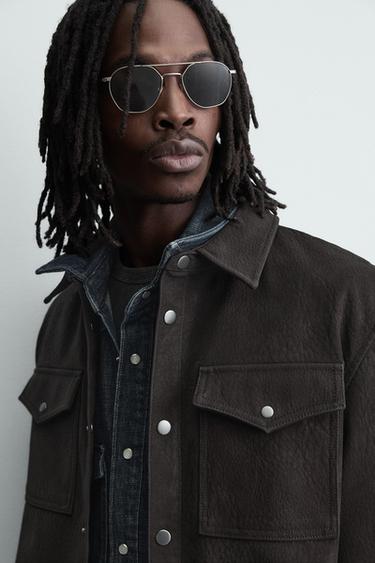 SOBRECAMISA RELAXED FIT EFECTO PIEL - Marrón oscuro de Zara