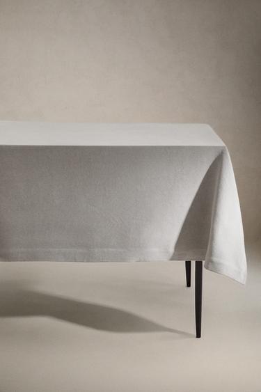 EINFARBIGE TISCHDECKE AUS SCHWEREM LEINEN - Gräulich von Zara