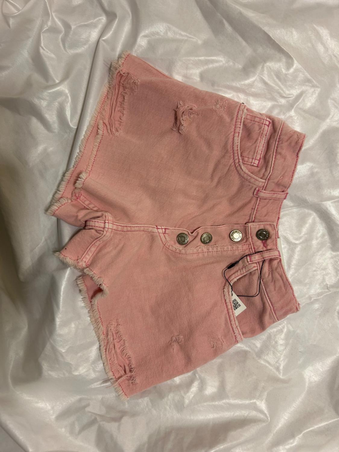 FRAYED DENIM SHORTS - Image 3