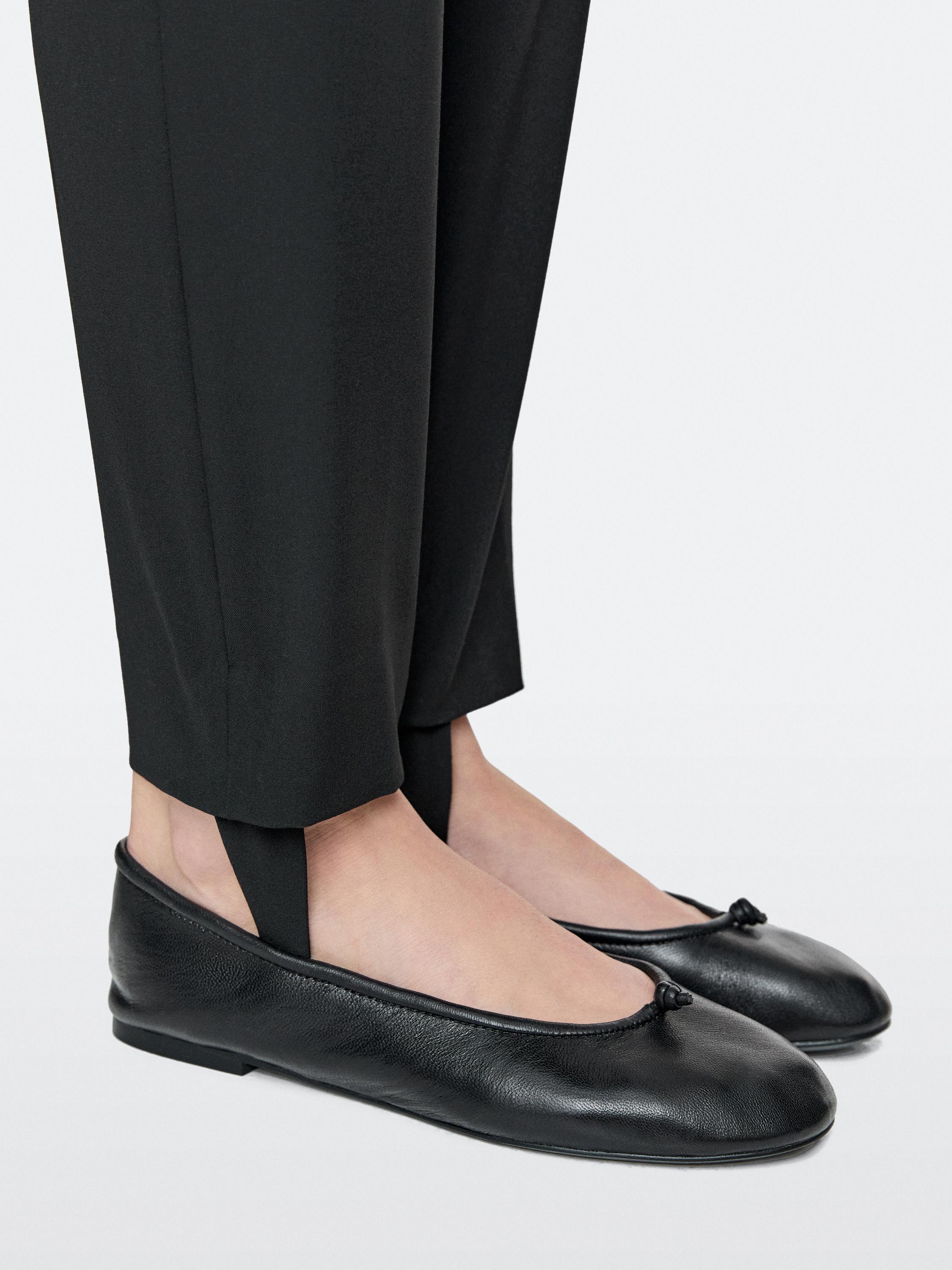 Leather ballet flats with knot