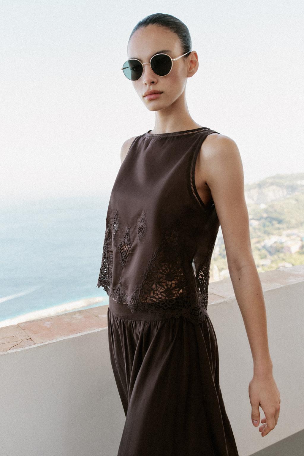 EMBROIDERED LACE INSERT TOP