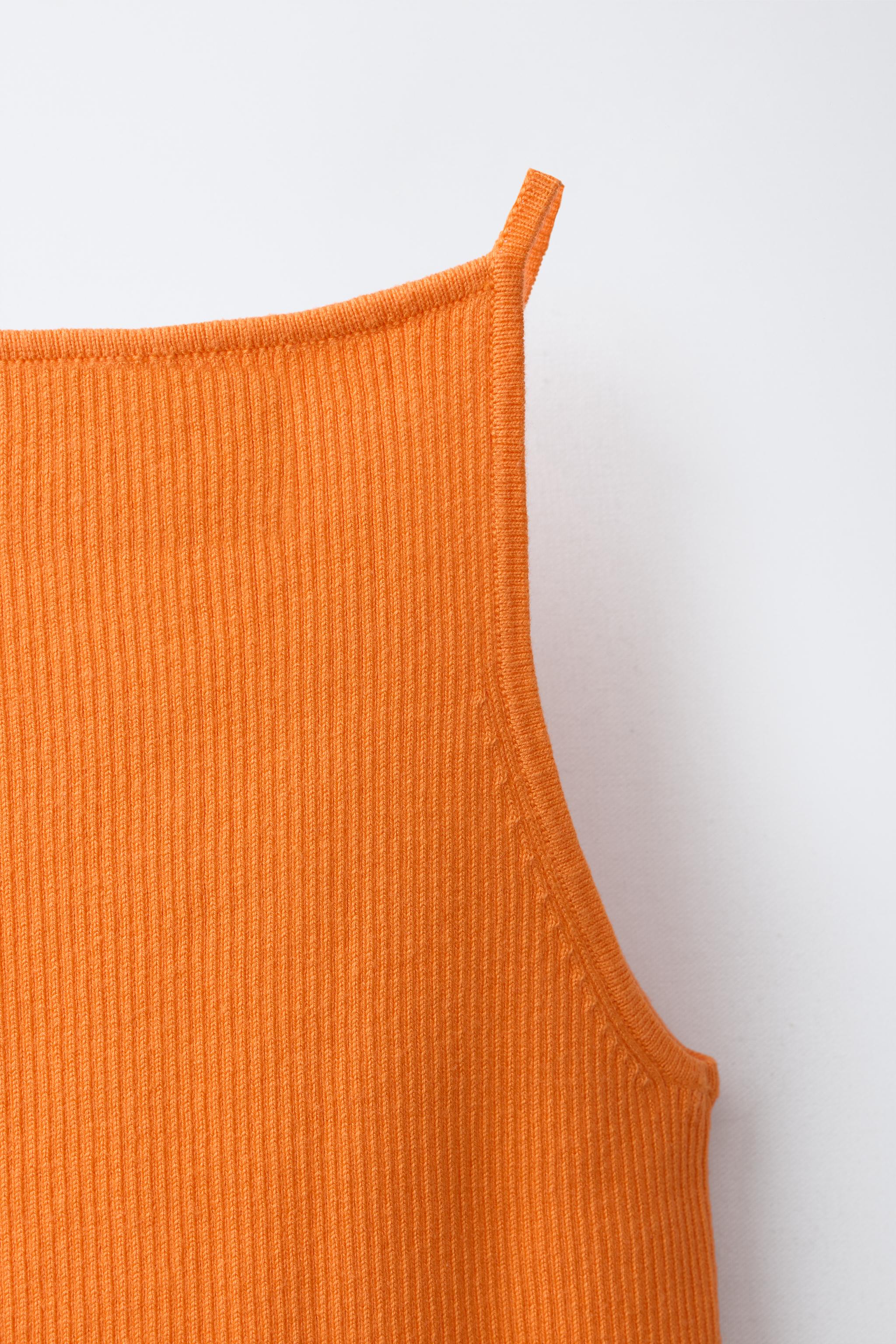RIBBED KNIT TOP