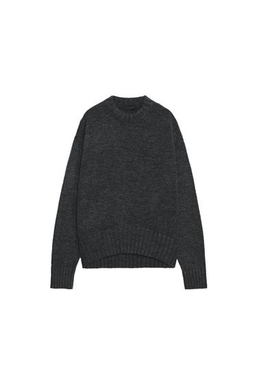 RIBBED KNIT SWEATER