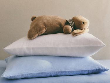 KIDS’ RABBIT CUSHION — Dark beige 1