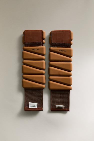 PACK OF SPORTS WEIGHT ANKLETS AND WRISTBANDS (PACK OF 2) - Brown by Zara - Image 1