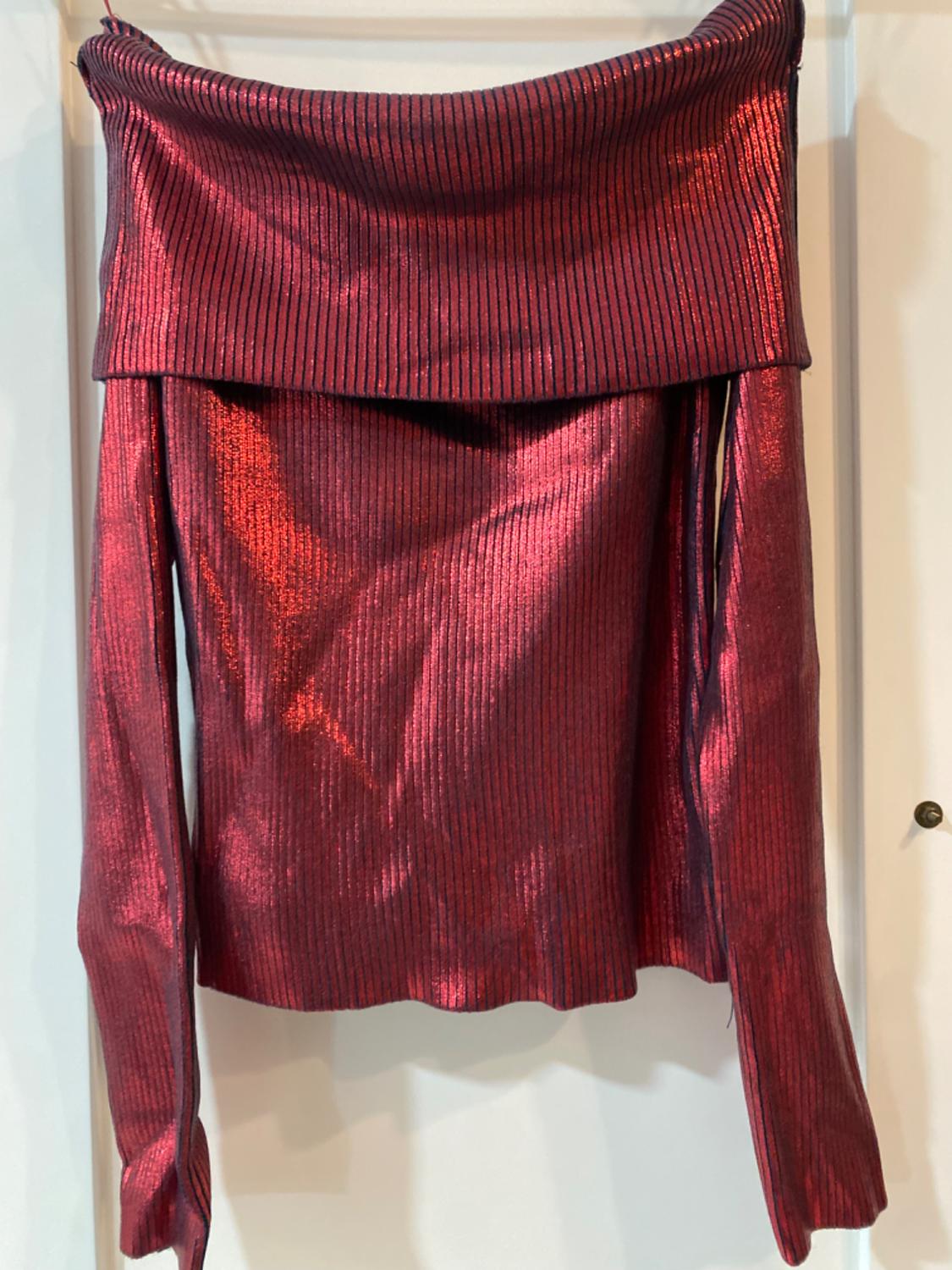 OFF-THE-SHOULDER FOIL KNIT TOP