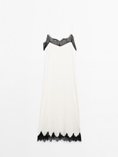 Robe longue nuisette contrastante - Écru de Zara