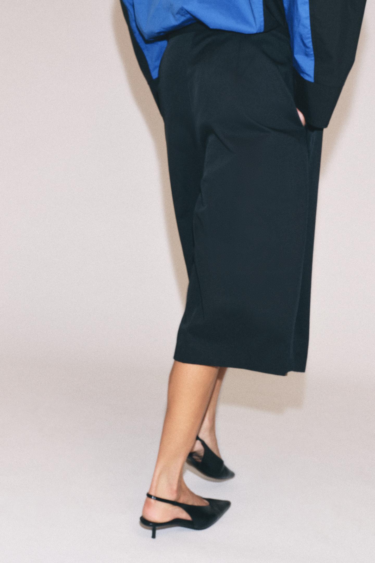 Женские шорты Zara ZW Collection Pleated Technical Bermuda, цвет: Чёрный — фото 5