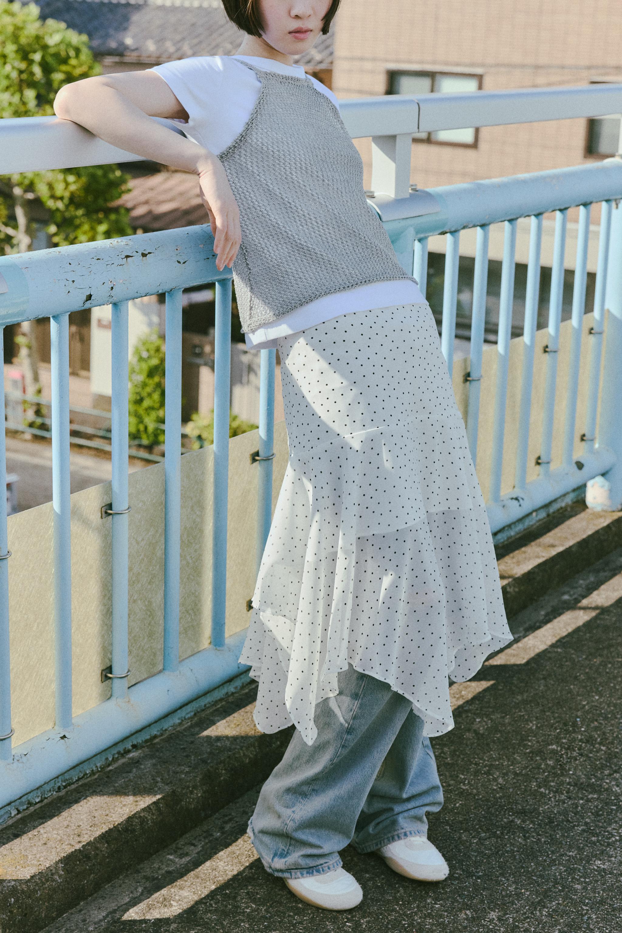【完売品】新品　ZARA ドット柄　アシンメトリースカート ドット柄アシンメトリースカート - ホワイト/ブラック | ZARA