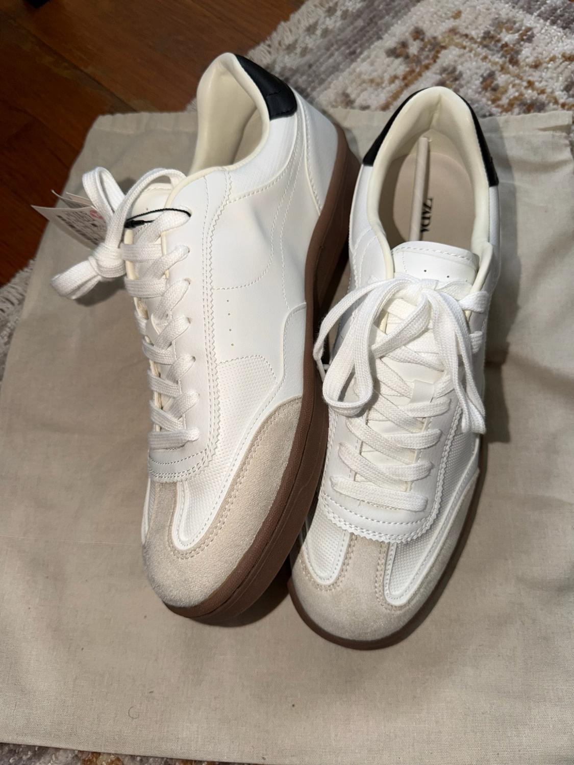 CONTRASTING SOLE SNEAKERS - Image 2