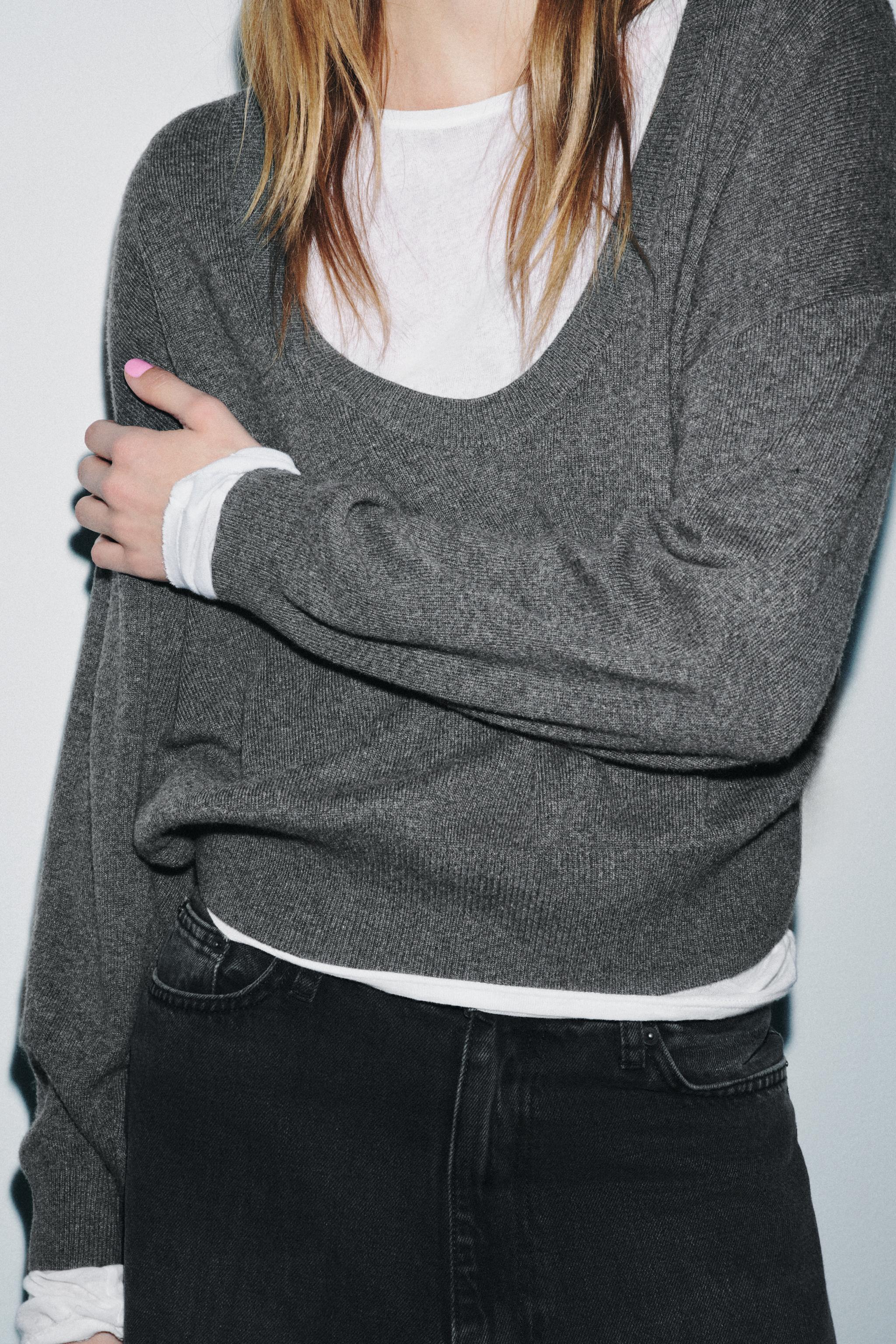 DEEP V-NECK KNIT JUMPER
